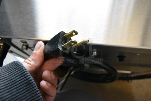 BRAND NEW SCRATCH AND DENT! Vollrath JT1H Stainless Steel Commercial Countertop Conveyor Toaster with 2 1/2" Opening . 120 Volts, 1 Phase. Tested and Working! - Image 3 of 4