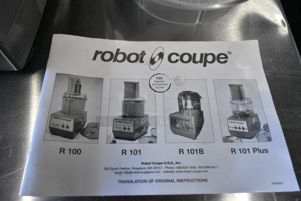 BRAND NEW SCRATCH AND DENT! Robot Coupe R 101 B 2.5 Qt. / 2.4 Liter Clear Batch Bowl Food Processor w/ S Blade and Accessories. 120 Volts, 1 Phase. Tested and Working! - Image 4 of 6