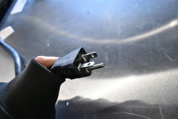 BRAND NEW SCRATCH AND DENT! Avantco 177DPO18DS Stainless Steel Commercial Countertop Double Deck Pizza/Bakery Oven., 240 Volts, 1 Phase. - Image 4 of 5