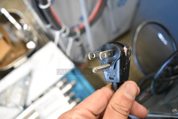 BRAND NEW SCRATCH AND DENT! 2024 Scotsman CU50GA-1C Stainless Steel Undercounter Gourmet Cube Ice Machine - 65 lb. - Image 4 of 5