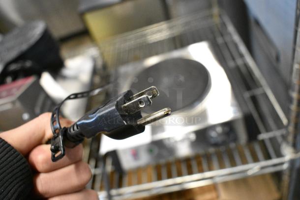 BRAND NEW SCRATCH AND DENT! Waring WEB300 Single Burner Solid Top Countertop Range. 120 Volts, 1 Phase. - Image 2 of 3