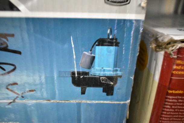 BRAND NEW SCRATCH AND DENT! Little Giant 10SC Series Sewage Pump - Image 3 of 4