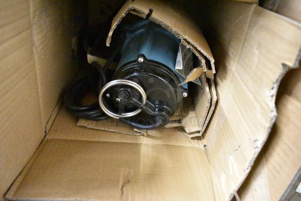 BRAND NEW SCRATCH AND DENT! Little Giant 10SC Series Sewage Pump - Image 4 of 4