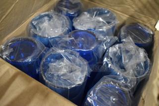BRAND NEW SCRATCH AND DENT! Box of Del Mar Cambro D16608 Del Mar 16 oz. Sapphire Blue Customizable SAN Plastic Tumbler - 36/Case