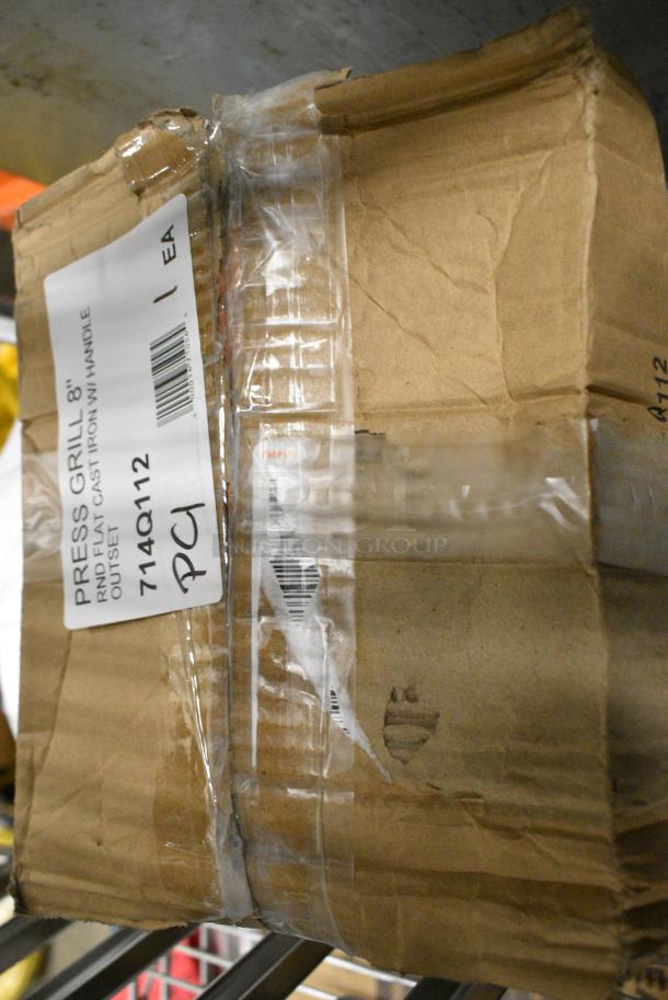 BRAND NEW SCRATCH AND DENT! Lot of 5 Items Including Grill Press, 64927786 Robot Coupe 27786 1/4" Slicing Disc, HPM024562 Moffat M024562 Relay, 714Q112 Outset® 8" Cast Iron Flat Grill Press Q112, Metal Rack - Image 7 of 7