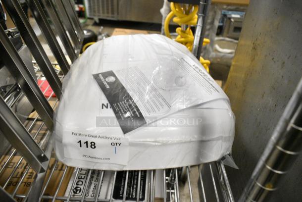 BRAND NEW SCRATCH AND DENT! World Dryer Q-974A2 VERDEdri White Aluminum Automatic Hand Dryer. 115/230 Volts, 1 Phase. - Image 1 of 2