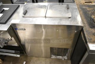 Master-Bilt DC-2SSE Stainless Steel Commercial Chest Freezer w/ Center Hinge Lid. 115/208-230 Volts, 1 Phase. Tested and Working!