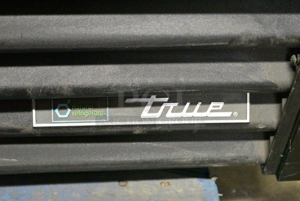 2022 True TVM-48SL-HC Metal Commercial 2 Door Reach In Cooler Merchandiser w/ Racks. 115 Volts, 1 Phase. Tested and Powers On But Does Not Get Cold - Image 2 of 5