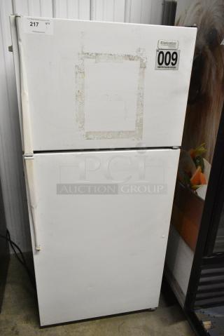 Estate TT14DKXEW10 Metal Cooler w/ Freezer. 115 Volts, 1 Phase. Tested and Powers On But Does Not Get Cold