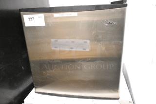 Midea WHS-65LB1 Mini Cooler. 115 Volts, 1 Phase. Tested and Working!