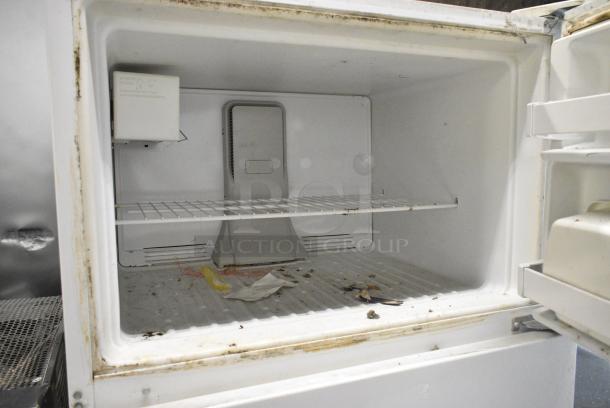 Maytag M1TXEGMYW01 Metal Cooler w/ Freezer. 115 Volts, 1 Phase. Cannot Test Due To Damaged Plug Head - Image 3 of 7