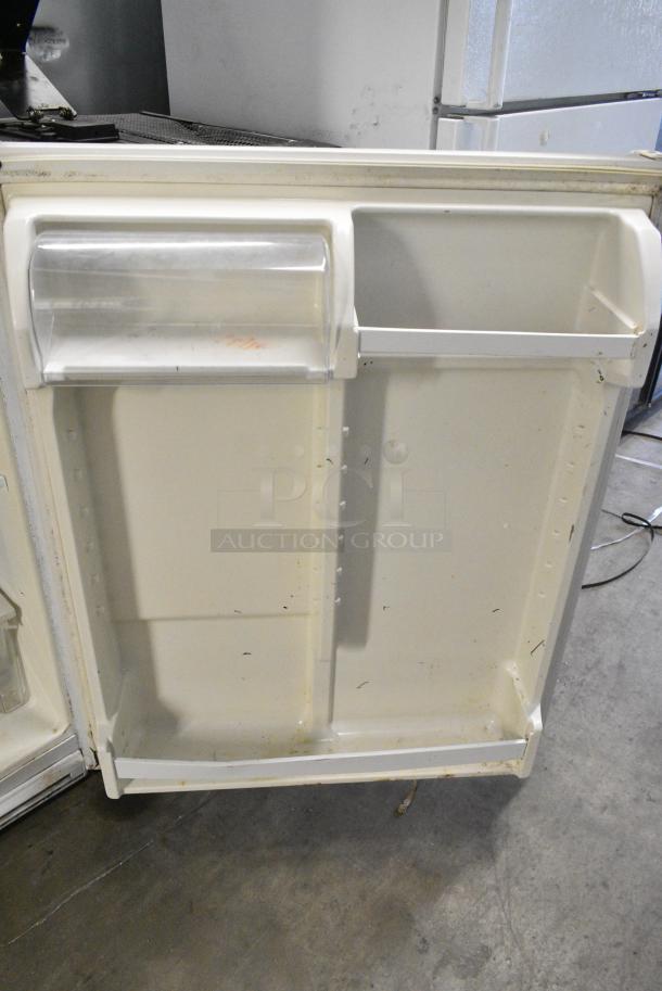 Whirlpool ET1MHKXMQ03 Metal Cooler w/ Freezer. 115 Volts, 1 Phase. Tested and Working! - Image 6 of 10