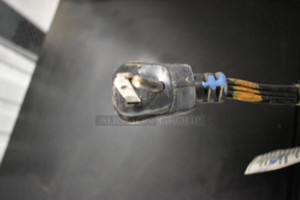 Whirlpool ET1MHKXMQ03 Metal Cooler w/ Freezer. 115 Volts, 1 Phase. Tested and Working! - Image 7 of 10