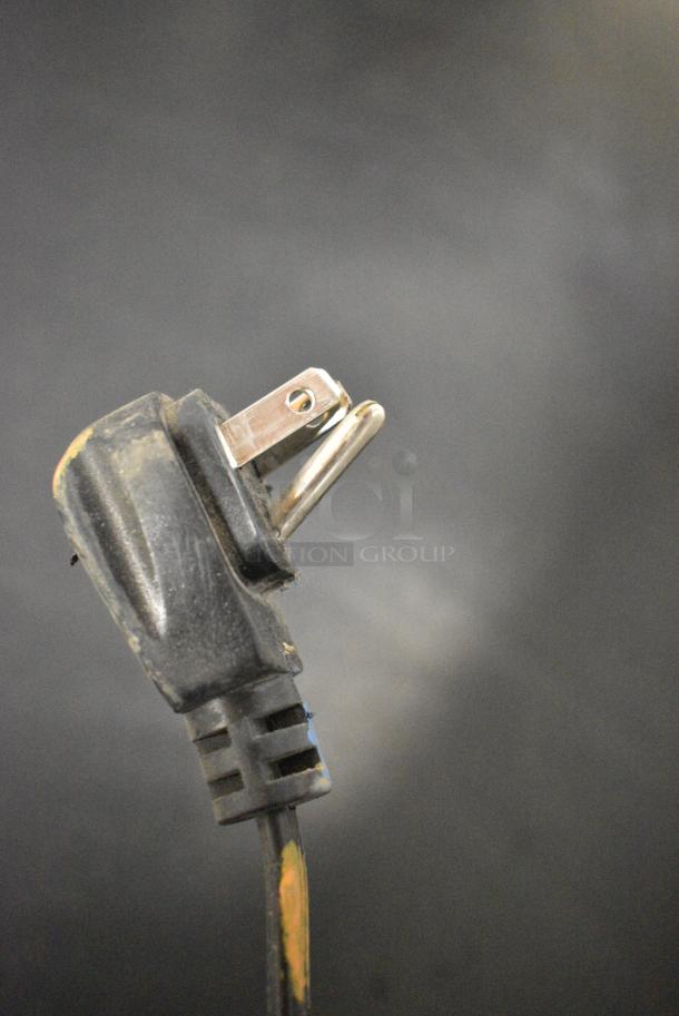 Whirlpool ET1MHKXMQ03 Metal Cooler w/ Freezer. 115 Volts, 1 Phase. Tested and Working! - Image 9 of 10