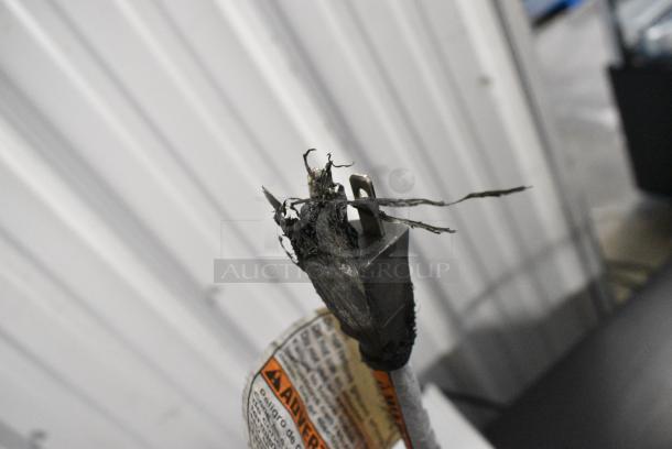 Whirlpool WH43S1E Metal Mini Cooler. 115 Volts, 1 Phase. Tested and Working! - Image 5 of 6