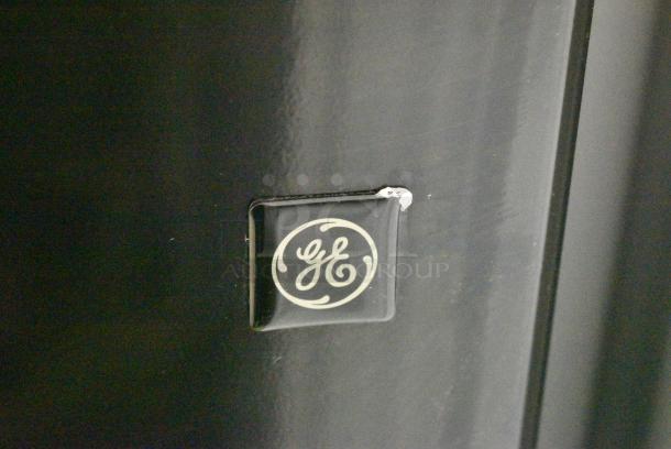 General Electric GE WMR04GAZABB Metal Mini Cooler. 115 Volts, 1 Phase. Tested and Working! - Image 2 of 5