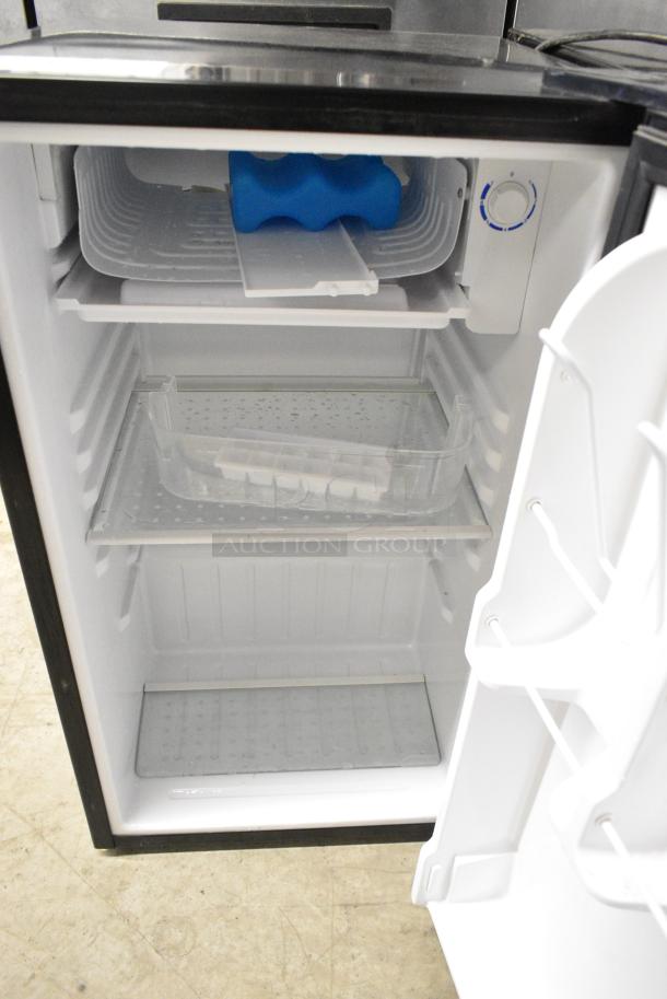 Haier HNSE032BB Metal Mini Cooler. 115 Volts, 1 Phase. Tested and Working! - Image 3 of 5