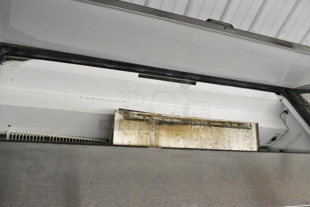 True TSSU-72-30M-B Stainless Steel Commercial Sandwich Salad Prep Table Bain Marie Mega Top on Commercial Casters. 115 Volts, 1 Phase. Tested and Powers On But Does Not Get Cold - Image 2 of 9