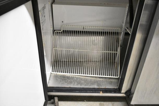 True TSSU-72-30M-B Stainless Steel Commercial Sandwich Salad Prep Table Bain Marie Mega Top on Commercial Casters. 115 Volts, 1 Phase. Tested and Powers On But Does Not Get Cold - Image 4 of 9