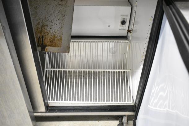 True TSSU-72-30M-B Stainless Steel Commercial Sandwich Salad Prep Table Bain Marie Mega Top on Commercial Casters. 115 Volts, 1 Phase. Tested and Powers On But Does Not Get Cold - Image 6 of 9