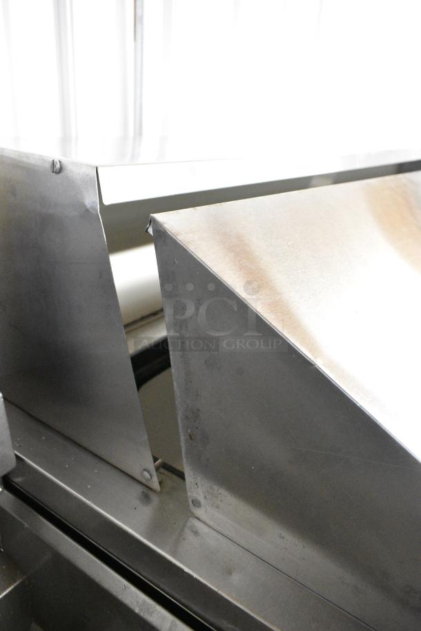 True TSSU-72-30M-B Stainless Steel Commercial Sandwich Salad Prep Table Bain Marie Mega Top on Commercial Casters. 115 Volts, 1 Phase. Tested and Powers On But Does Not Get Cold - Image 8 of 9