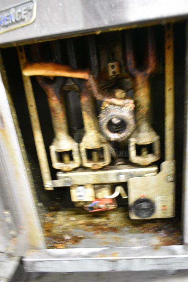 Sir Lawrence 40C Stainless Steel Commercial Floor Style Natural Gas Powered Deep Fat Fryer. 105,000 BTU. - Image 5 of 6