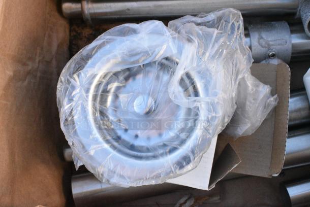 BRAND NEW SCRATCH AND DENT! Regency 600S31014 Stainless Steel 3 Bay Sink w/ Drains. Bay 14x12 - Image 3 of 11