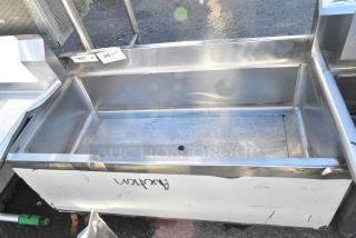 BRAND NEW SCRATCH AND DENT! Regency 600IB1836CP Stainless Steel Ice Bin w/ Cold Plate. No Legs.