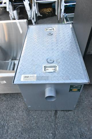 BRAND NEW SCRATCH AND DENT! Regency 600FT35 Metal Commercial Grease Trap.
