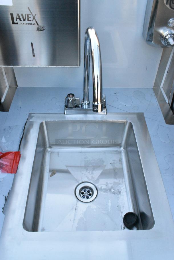 BRAND NEW SCRATCH AND DENT! Regency 600PHS24HC Stainless Steel Space Saver Single Bowl Hot and Cold Portable Hand Sink Cart on Commercial Casters. - Image 5 of 8