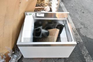 BRAND NEW SCRATCH AND DENT! Regency 600IB1824 Stainless Steel Ice Bin.