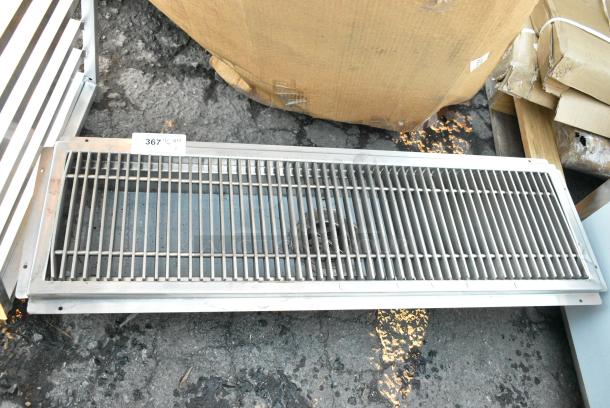 BRAND NEW SCRATCH AND DENT! Stainless Steel Floor Trough. - Image 1 of 3