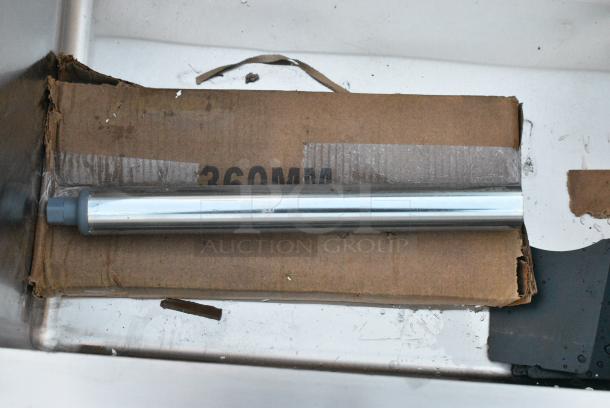 BRAND NEW SCRATCH AND DENT! Regency 600IB2124 Stainless Steel Ice Bin. - Image 4 of 6