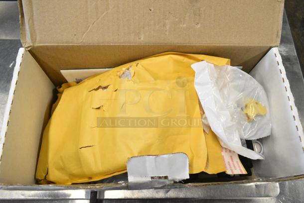 BRAND NEW SCRATCH AND DENT! 26A590TFLGHGMHDF Delta Faucet 590-TFLGHGMHDF Deck Mount Electronic Lavatory Touchless Faucet with Vandal-Resistant 0.5 GPM Aerator and H2Optics Technology - Image 5 of 9