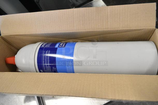 2 BRAND NEW SCRATCH AND DENT! Items Including Vivreau Purity Water Filter and Vivreau Filter Cartridge. 2 Times Your Bid! - Image 4 of 5