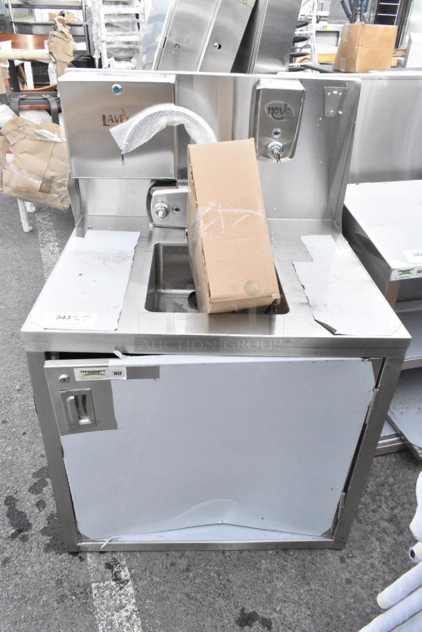 BRAND NEW SCRATCH AND DENT! Regency 600PHS30C Single Bowl Cold Water Portable Hand Sink Cart - Image 5 of 10