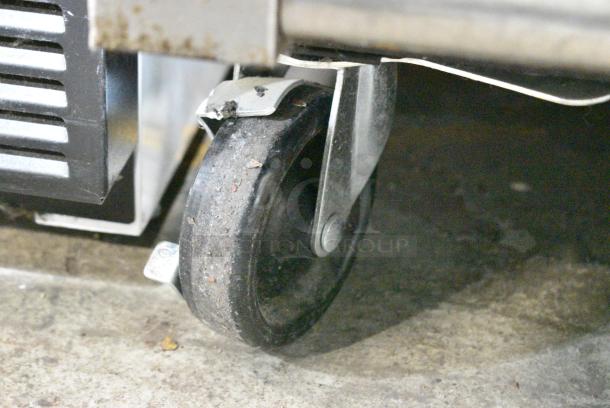 2020 True T-35-HC Stainless Steel Commercial 2 Door Reach In Cooler w/ Poly Coated Racks on Commercial Casters. 115 Volts, 1 Phase. Tested and Working! - Image 3 of 6