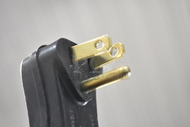 2019 Habco SE18 Metal Commercial Single Door Reach In Cooler Merchandiser. 115 Volts, 1 Phase. Tested and Working! - Image 3 of 6