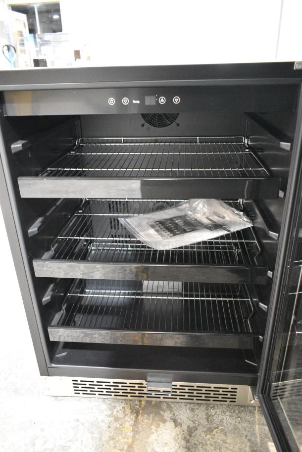 BRAND NEW SCRATCH AND DENT! Whynter BBR-148SB Stainless Steel Commercial Merchandiser. 115 Volts, 1 Phase. Tested and Working! - Image 3 of 4