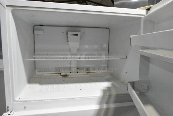 Whirlpool ET1MHKXQ04 Metal Cooler w/ Freezer. 115 Volts, 1 Phase. Tested and Working! - Image 2 of 6