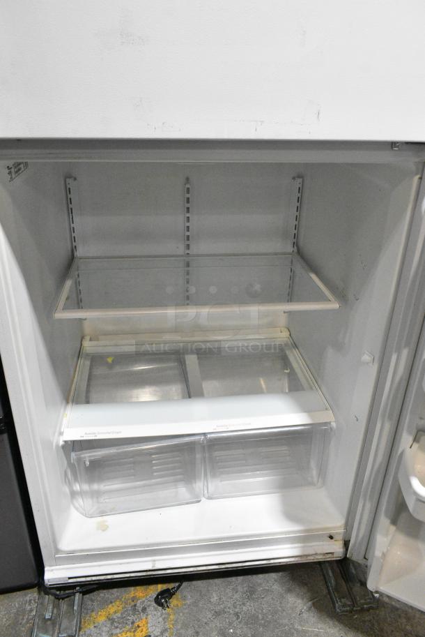 Whirlpool ET1MHKXQ04 Metal Cooler w/ Freezer. 115 Volts, 1 Phase. Tested and Working! - Image 4 of 6