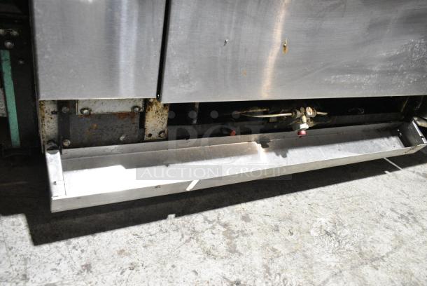 Stainless Steel Commercial Natural Gas Powered 6 Burner Range w/ Oven, Over Shelf and Back Splash on Commercial Casters. - Image 6 of 9