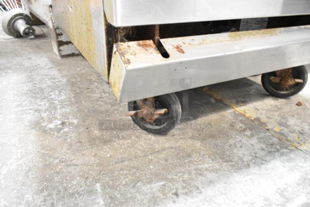 American Range Stainless Steel Commercial Natural Gas Powered 4 Burner Range w/ Oven, Over Shelf and Back Splash on Commercial Casters. - Image 3 of 13