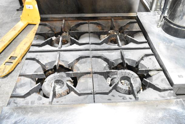 American Range Stainless Steel Commercial Natural Gas Powered 4 Burner Range w/ Oven, Over Shelf and Back Splash on Commercial Casters. - Image 4 of 13