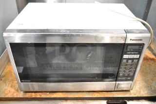 2016 Panasonic NN-SA651S Stainless Steel Countertop Microwave Oven. 120 Volts, 1 Phase.