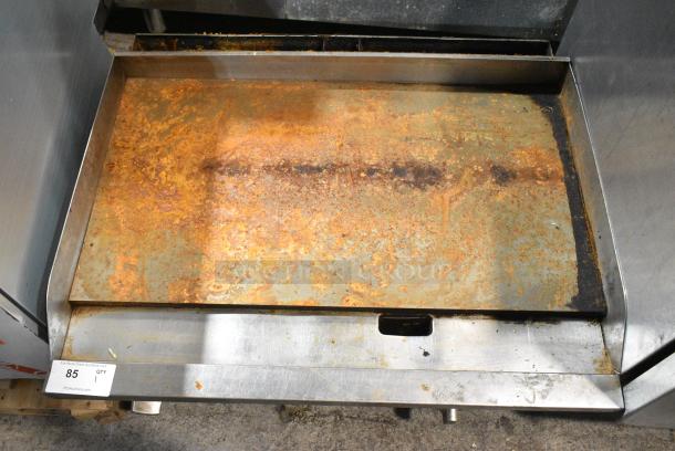 Globe Stainless Steel Commercial Countertop Natural Gas Powered Flat Top Griddle. - Image 2 of 5