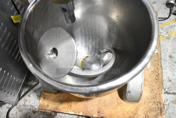 2019 Omcan SP200A Commercial Countertop 20 Quart Planetary Dough Mixer w/ Metal Mixing Bowl, Bowl Guard and Dough Hook Attachment. 110 Volts, 1 Phase. Tested and Powers On But Parts Do Not Move - Image 2 of 6