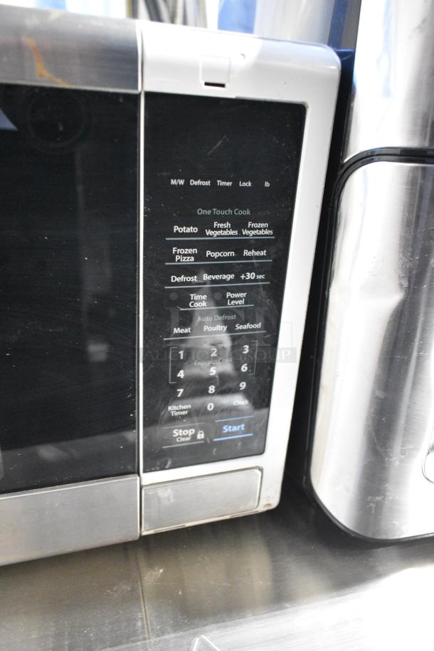 Sharp Carousel SMC1132CS Metal Countertop Microwave Oven w/ Plate. 120 Volts, 1 Phase. - Image 3 of 5