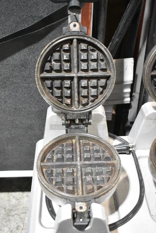 Waring WW250X Metal Commercial Countertop Double Belgian Waffle Maker. 120 Volts, 1 Phase. Tested and Working! - Image 5 of 7