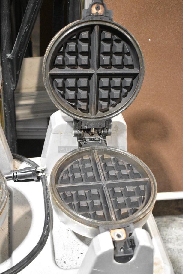 Waring WW250X Metal Commercial Countertop Double Belgian Waffle Maker. 120 Volts, 1 Phase. Tested and Working! - Image 6 of 7